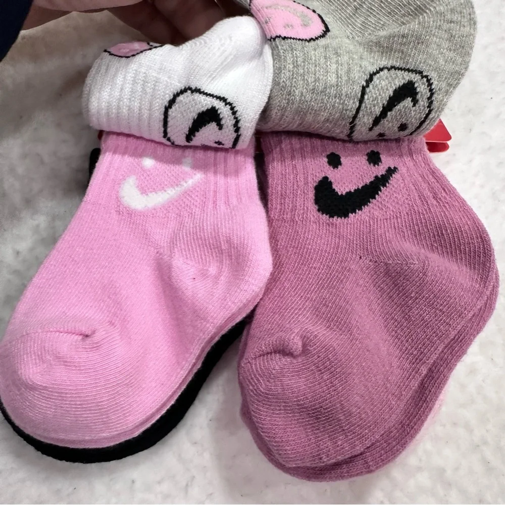 Nike Kids' Smiley Face Ankle Socks